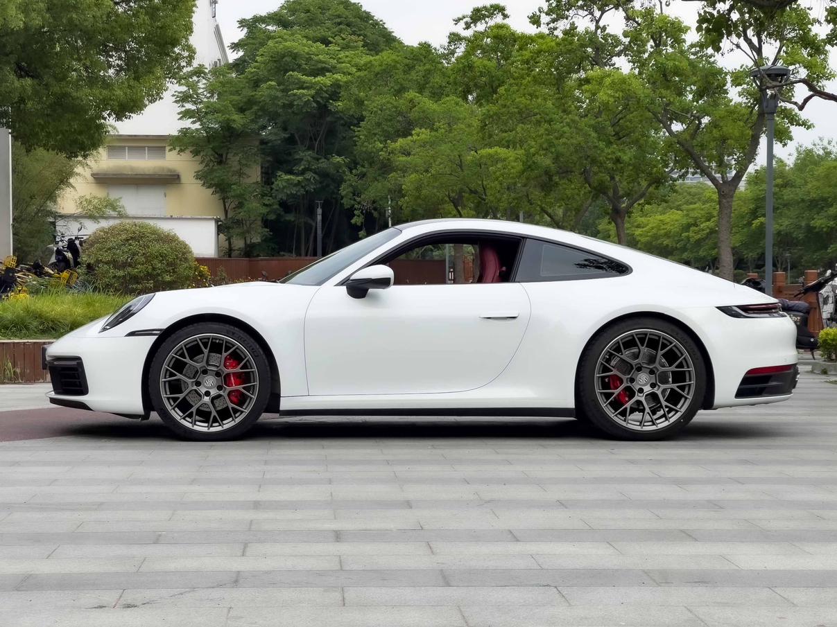 Porsche 911 2022 thumb 9