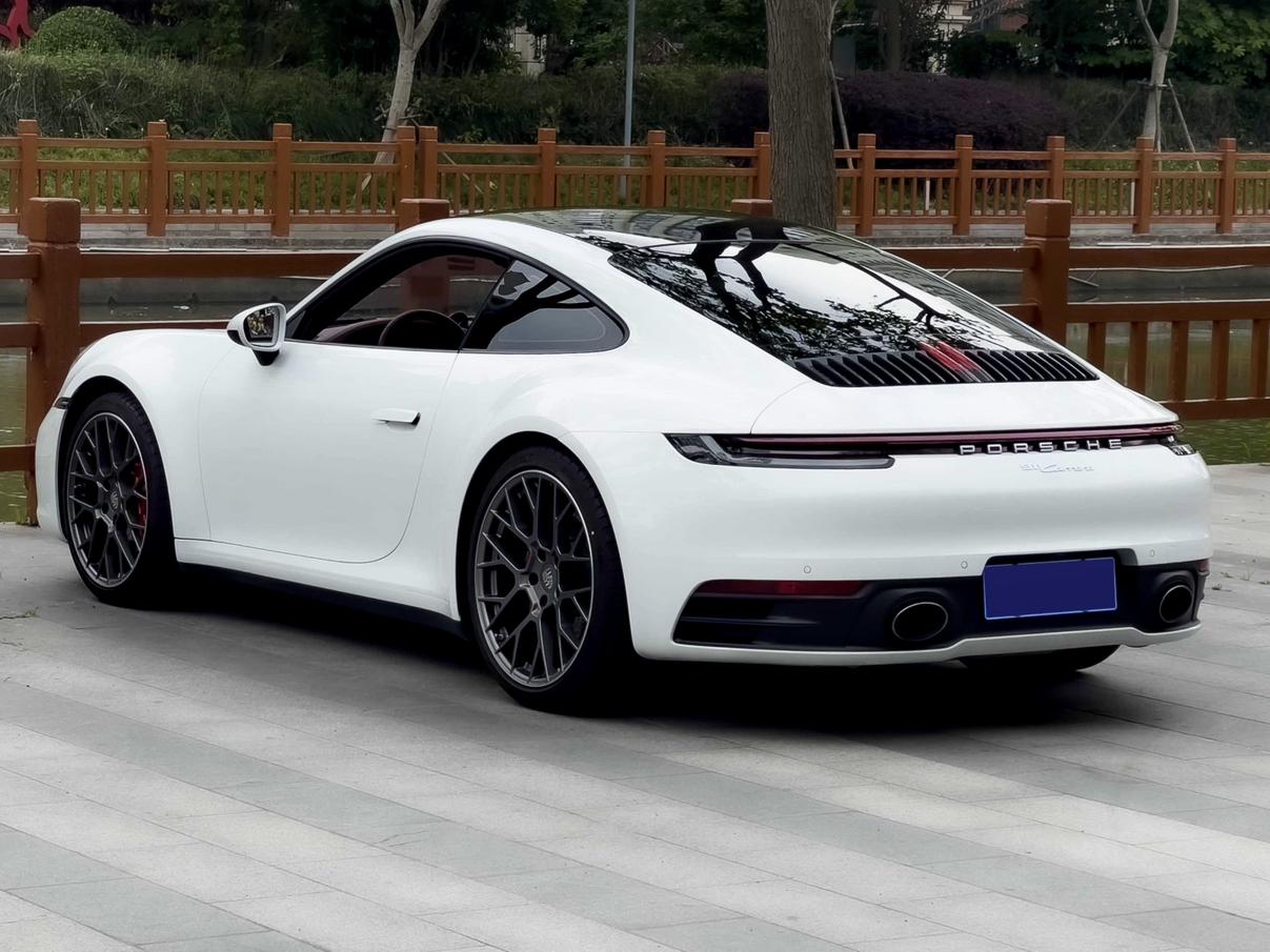 Porsche 911 2022 thumb 10