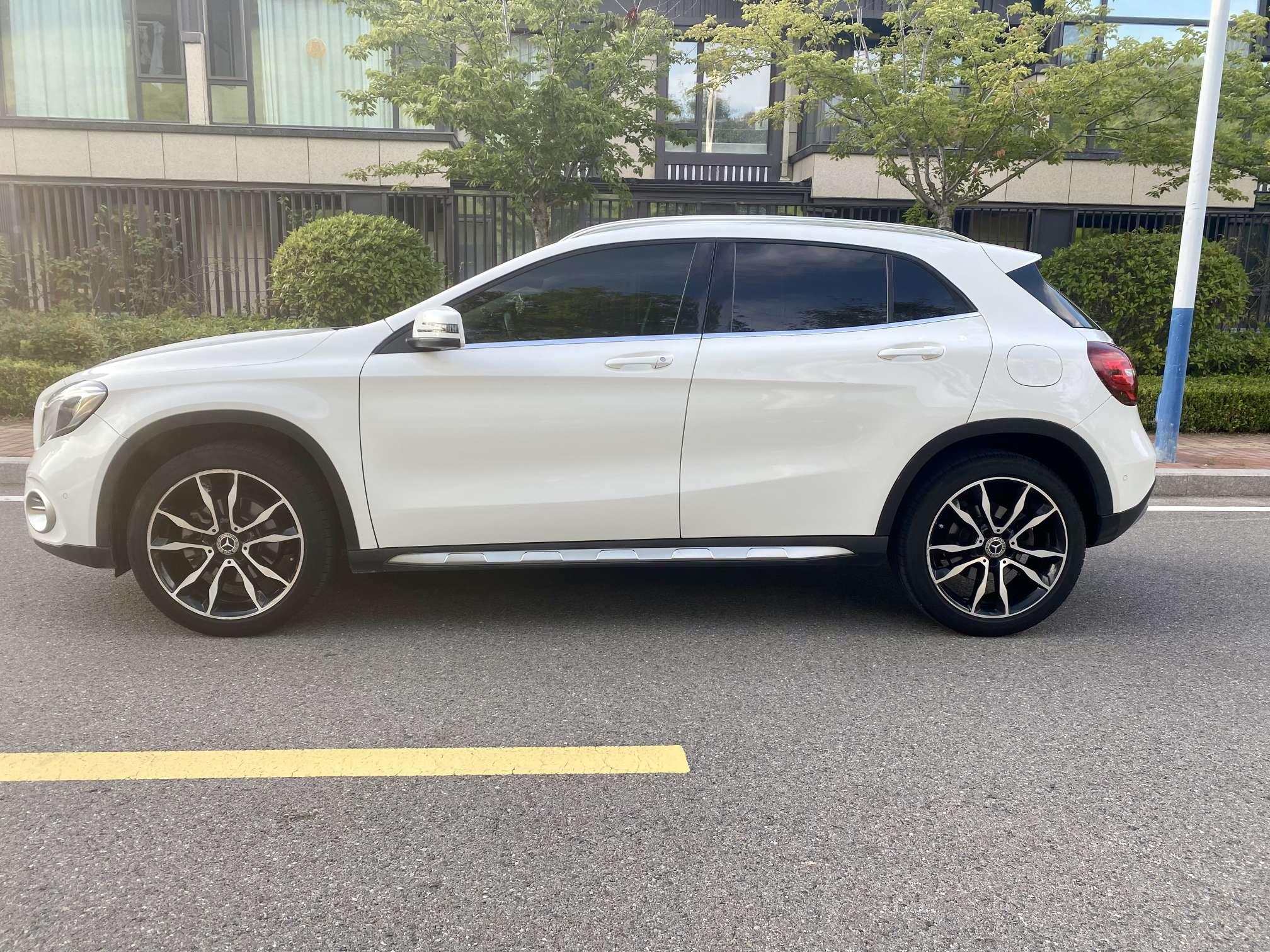 Mercedes-Benz GLA 2017 thumb 2