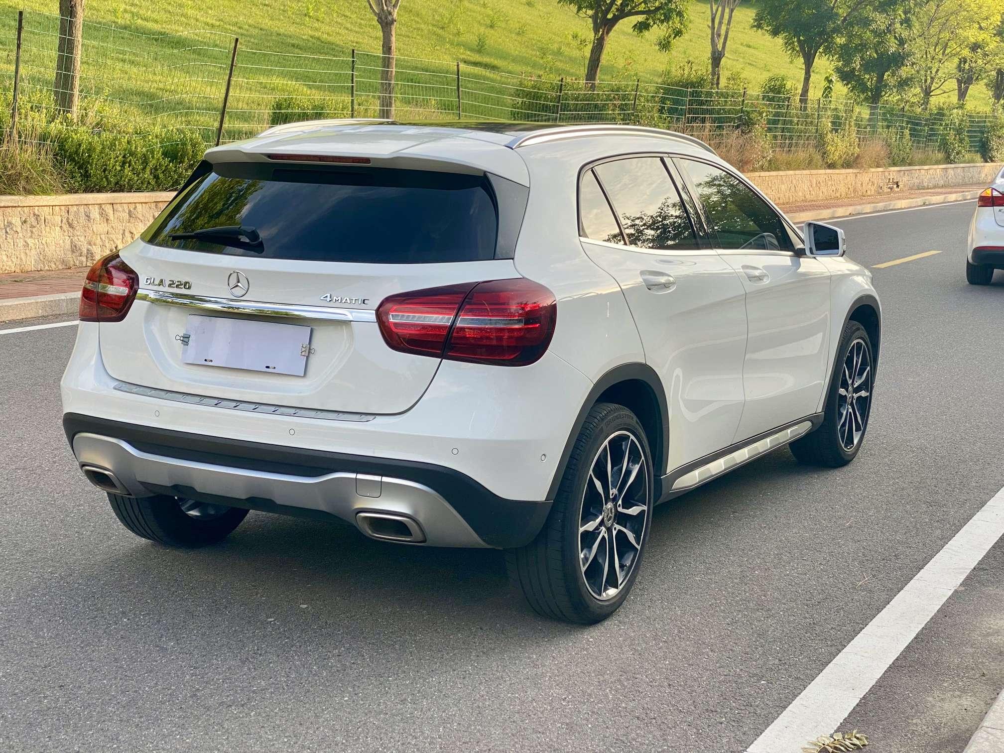Mercedes-Benz GLA 2017 thumb 5