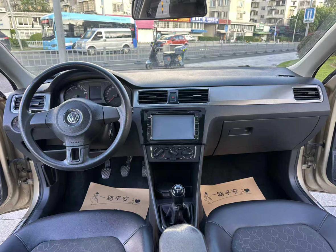 Volkswagen Santana 2015 thumb 5