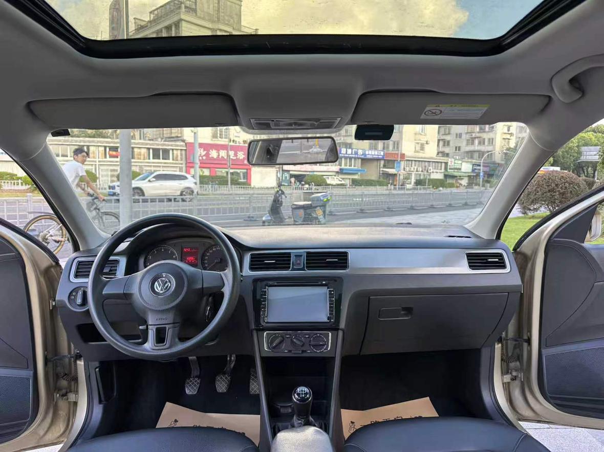 Volkswagen Santana 2015 thumb 7