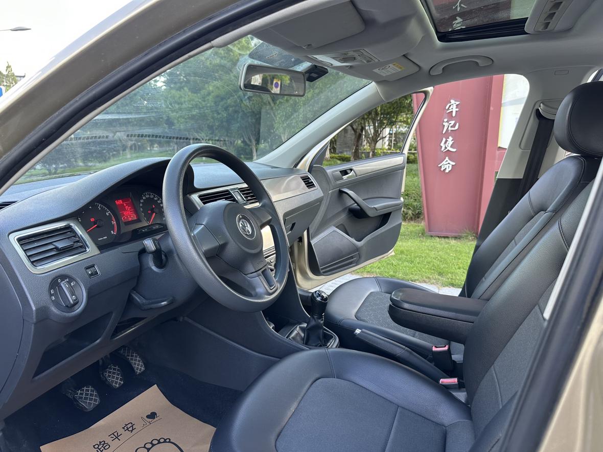 Volkswagen Santana 2015 thumb 9