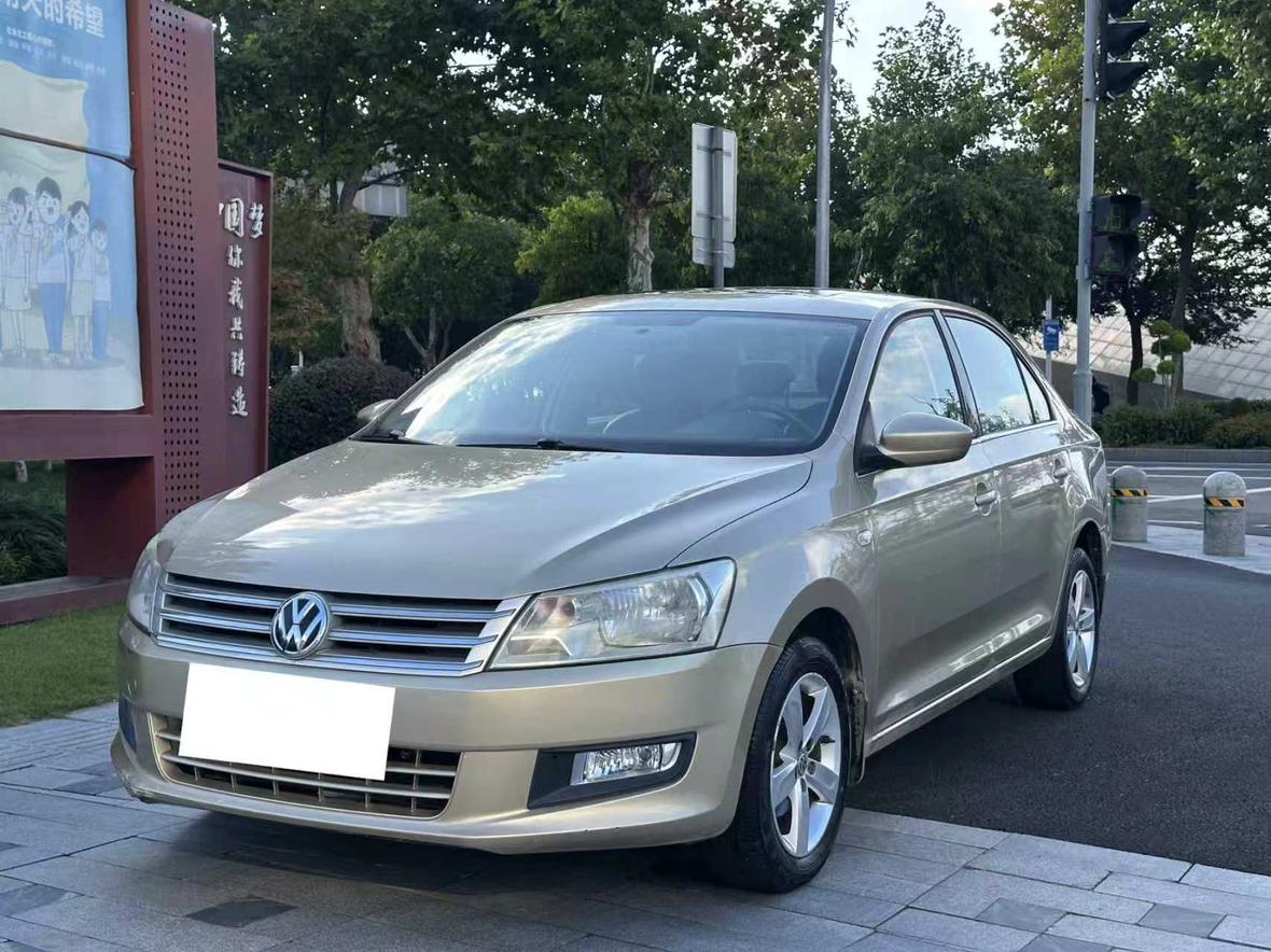 Volkswagen Santana 2015 thumb 12