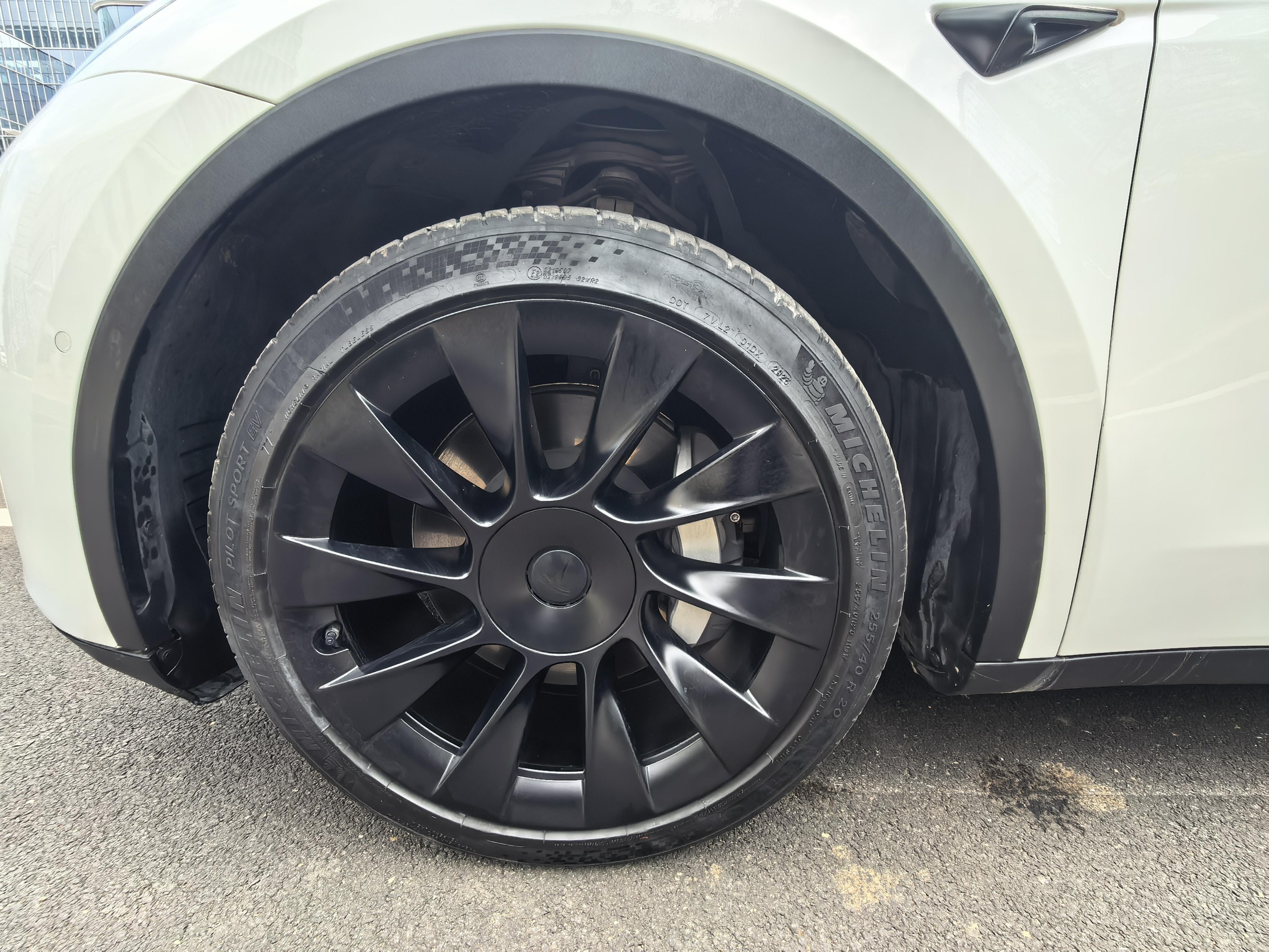 Tesla Model Y 2022 thumb 8