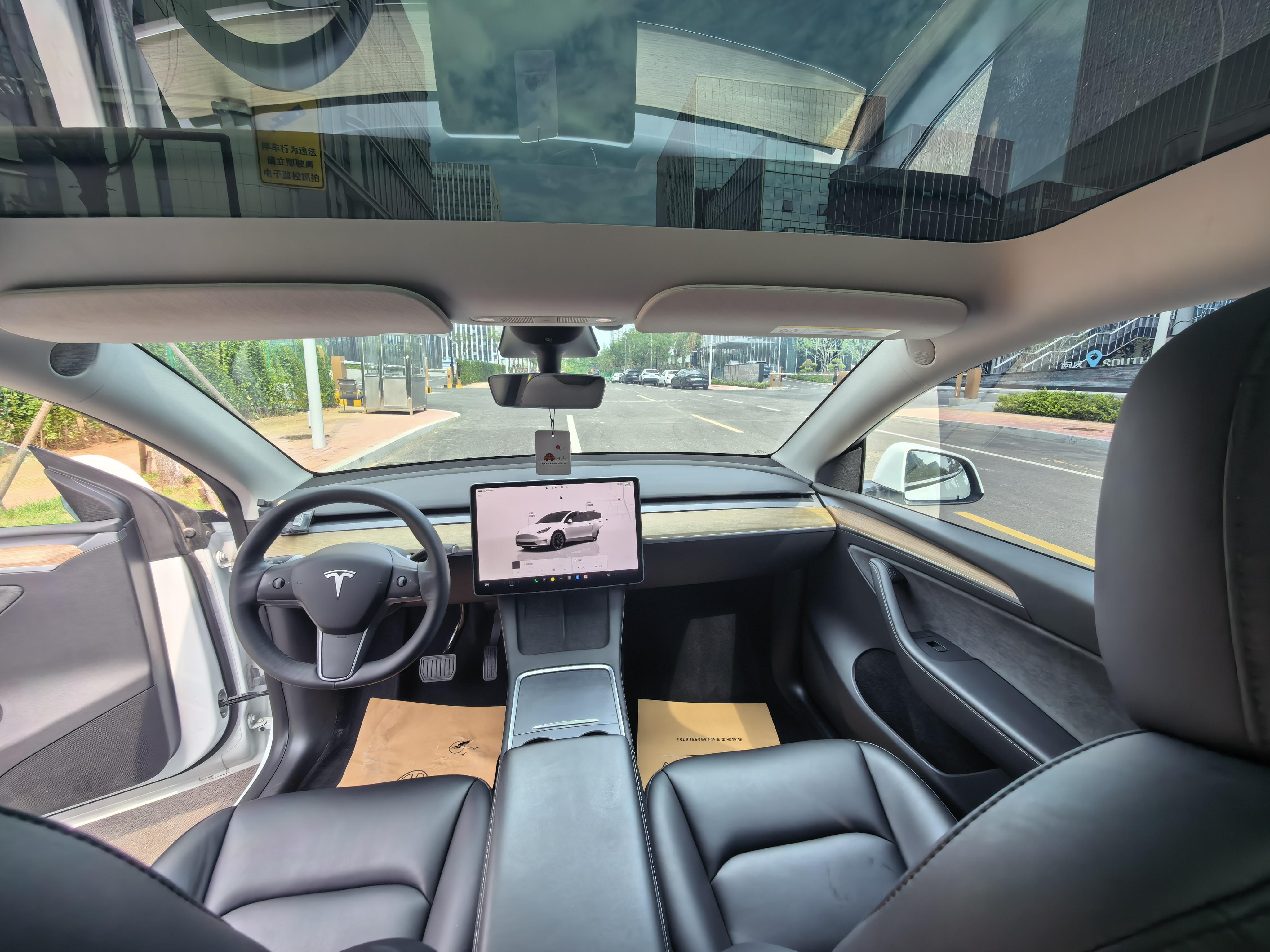 Tesla Model Y 2022 thumb 12