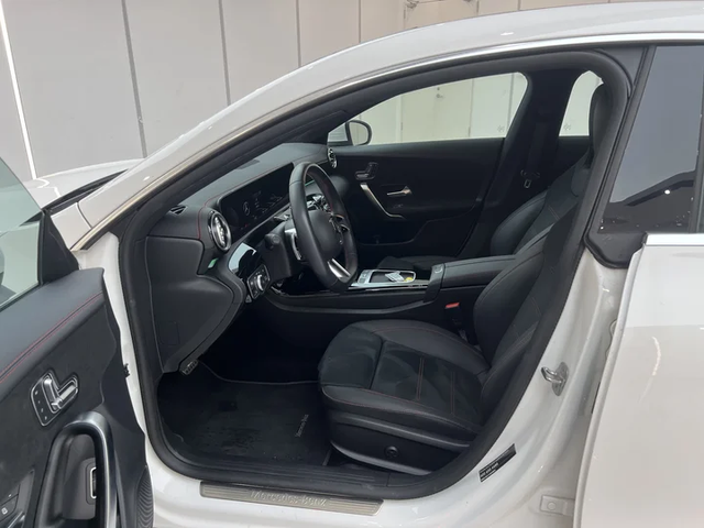 Mercedes-Benz CLA 2025 thumb 11