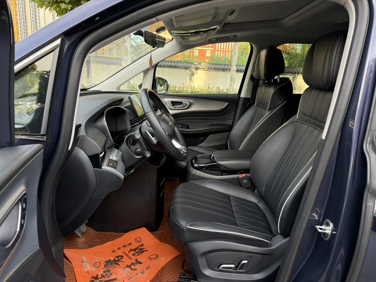 Roewe iMAX8 2022 thumb 6