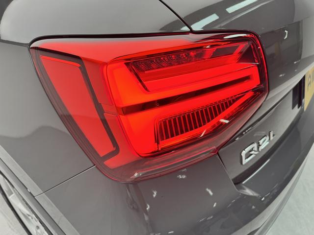 Audi Q2 2018 thumb 11