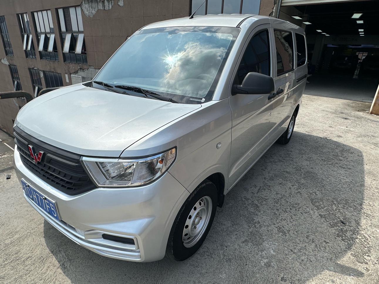 Wuling Hong Guang V 2021 thumb 8