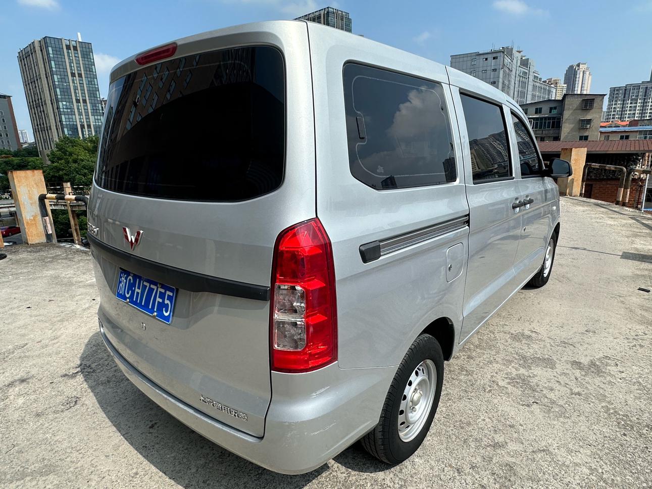 Wuling Hong Guang V 2021 thumb 9