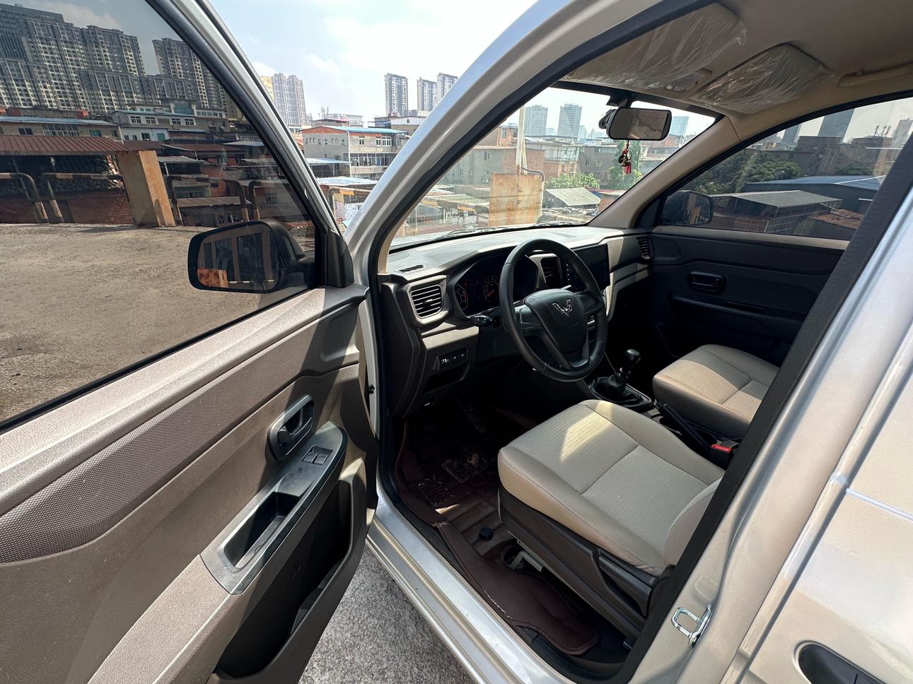Wuling Hong Guang V 2021 thumb 12