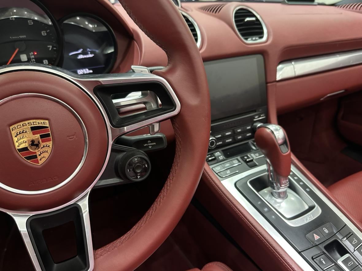 Porsche 718 2018 thumb 3