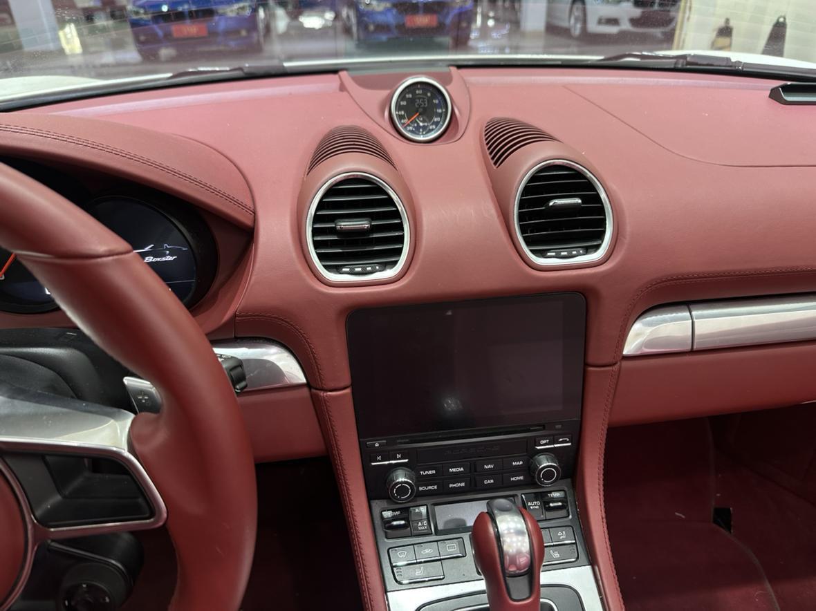 Porsche 718 2018 thumb 4