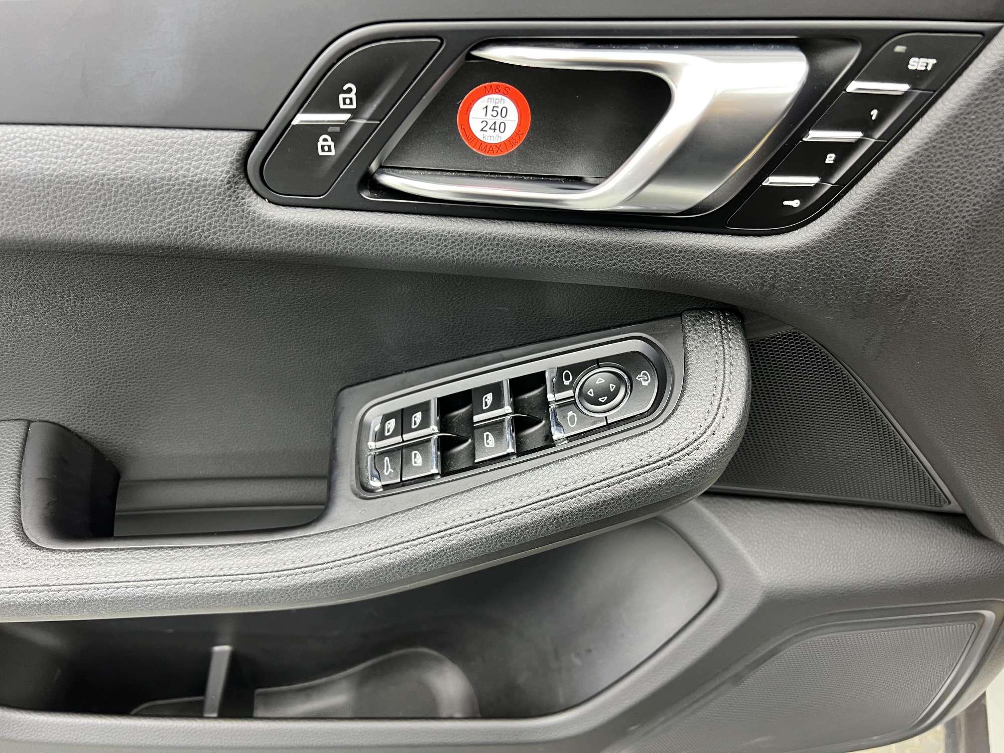 Porsche Macan 2021 thumb 5