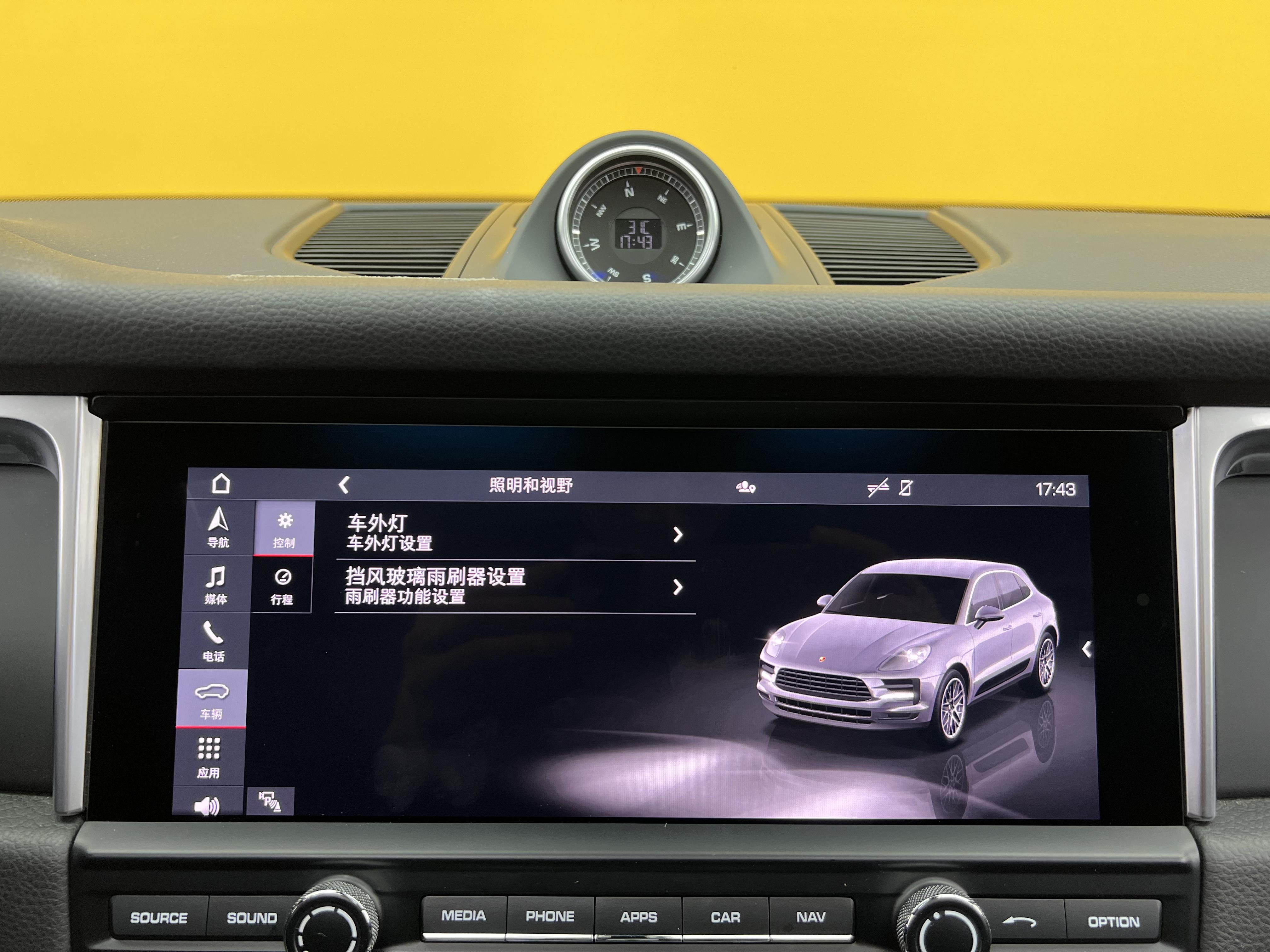 Porsche Macan 2021 thumb 9