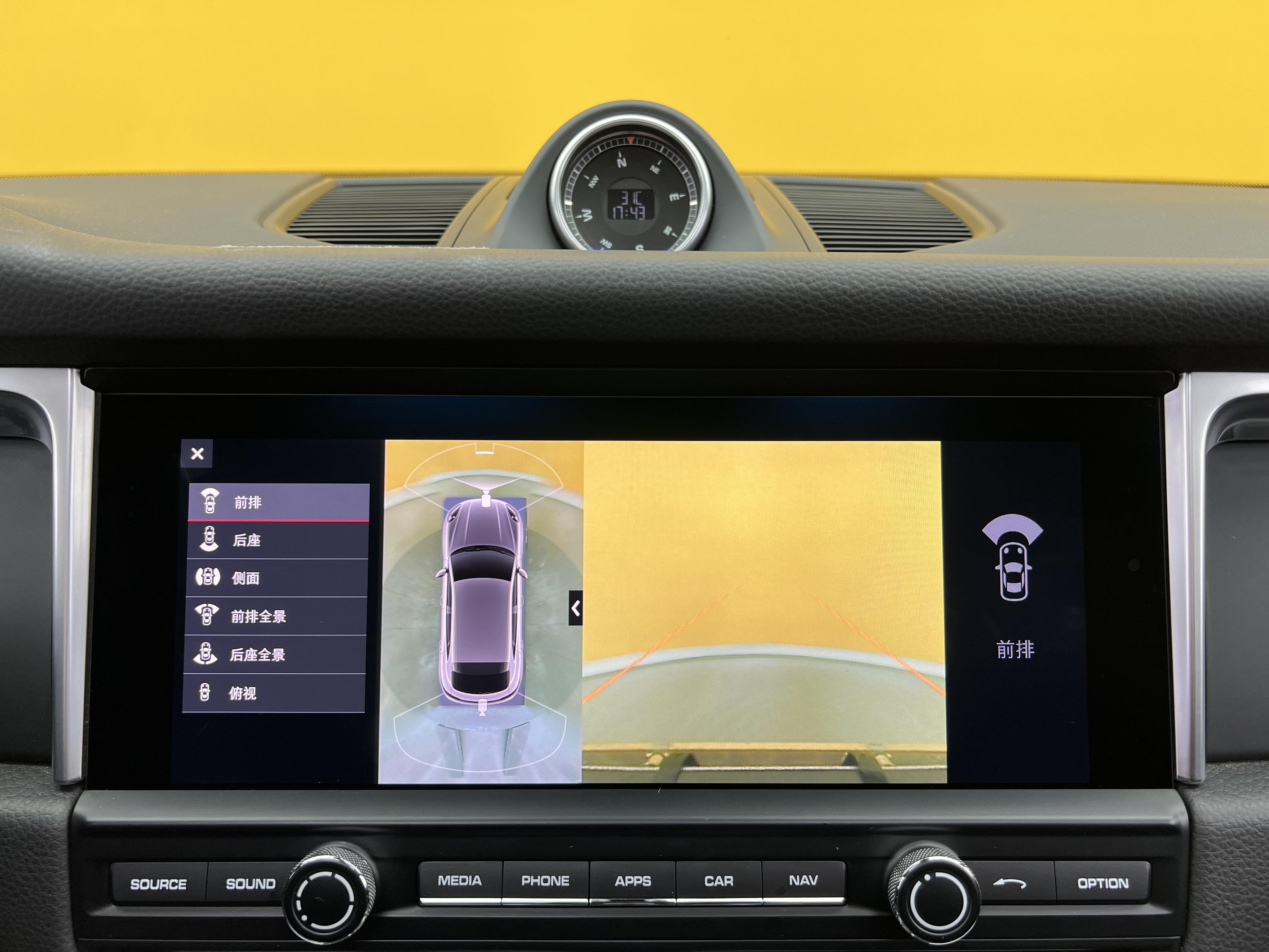 Porsche Macan 2021 thumb 10