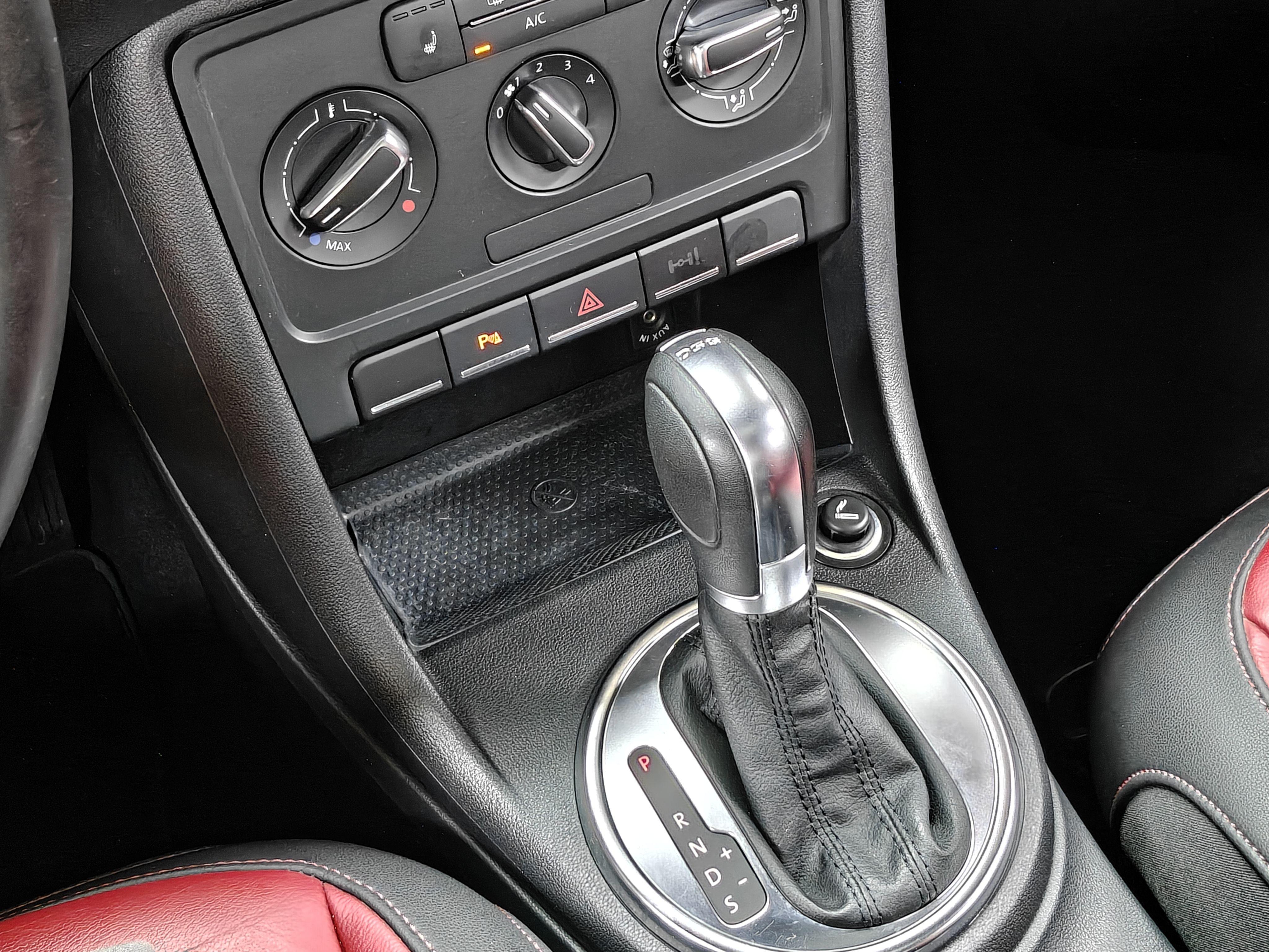 Volkswagen Beetle 2013 thumb 10