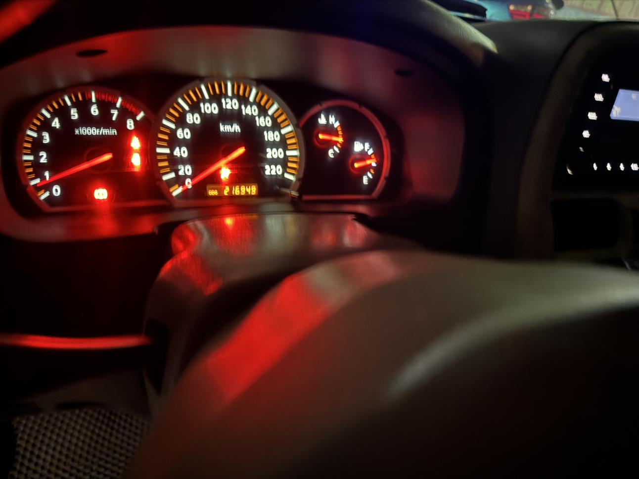 Nissan Paladin 2013 thumb 6