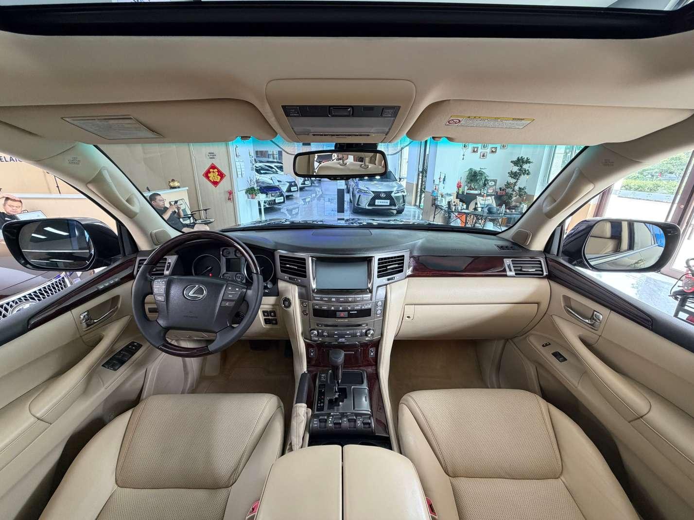 Lexus LX 2009 thumb 9