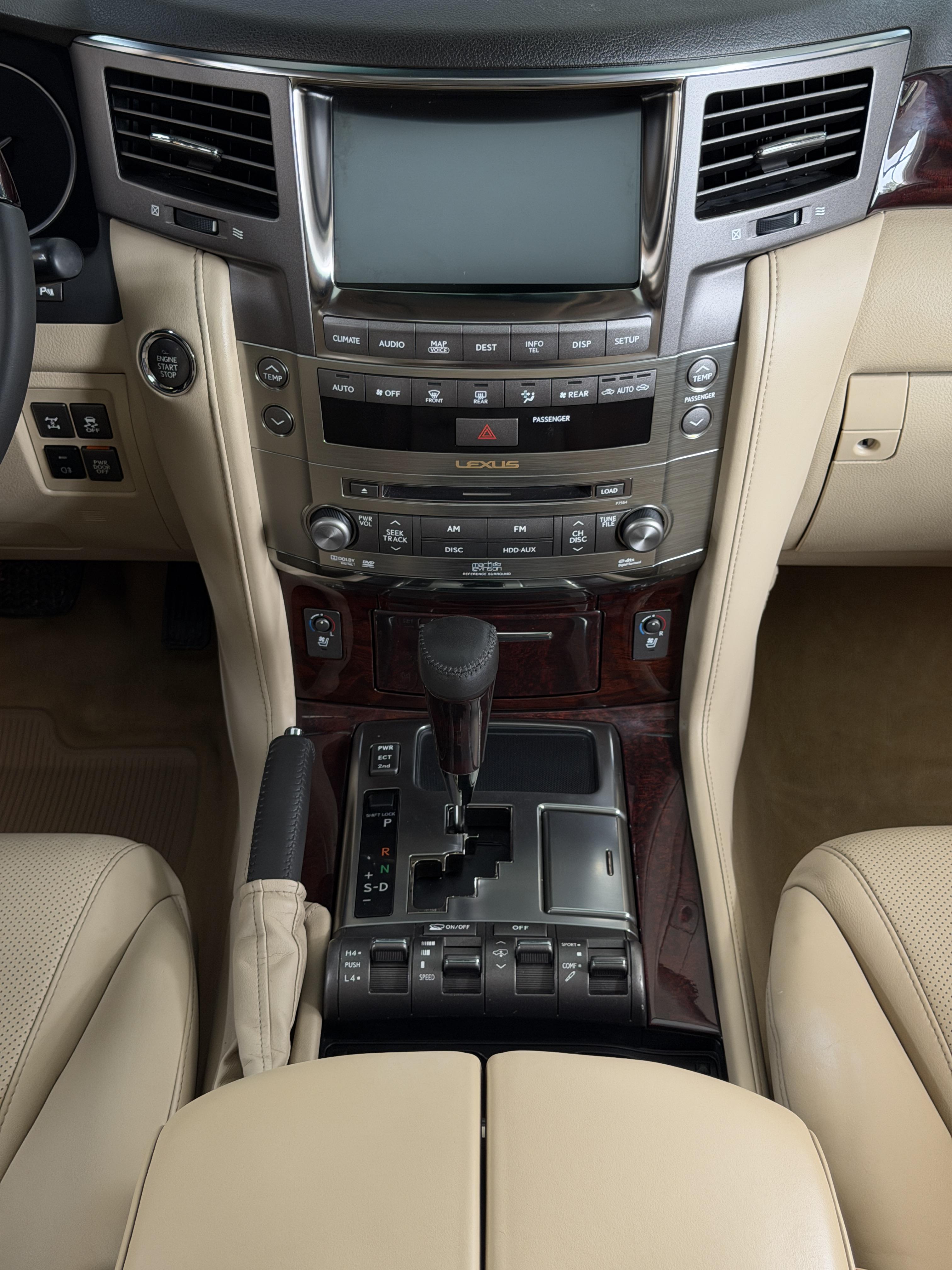 Lexus LX 2009 thumb 10