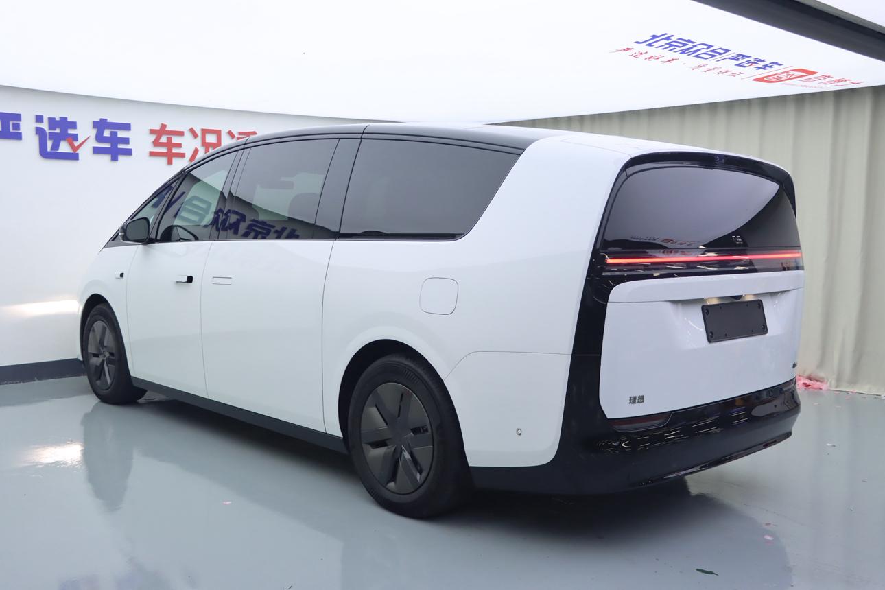 Lixiang (Li Auto) Mega 2025 thumb 2