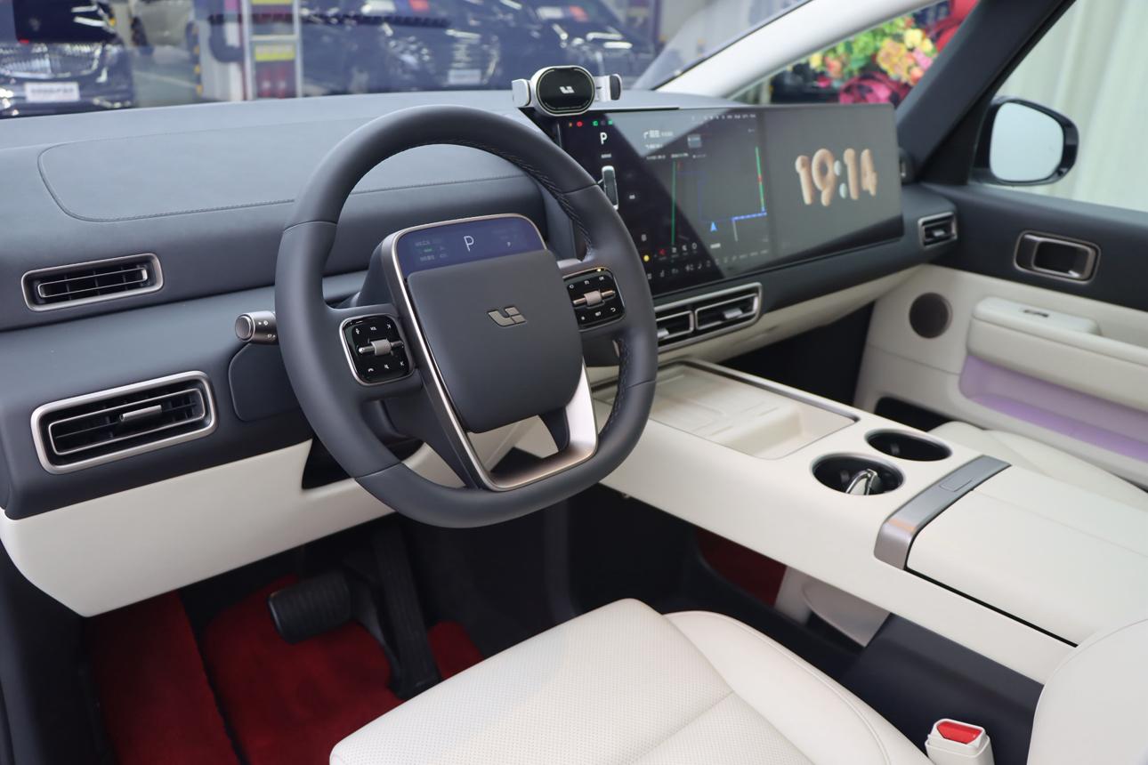Lixiang (Li Auto) Mega 2025 thumb 12