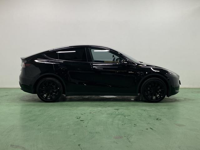 Tesla Model Y 2022 thumb 6