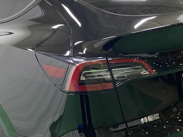 Tesla Model Y 2022 thumb 11