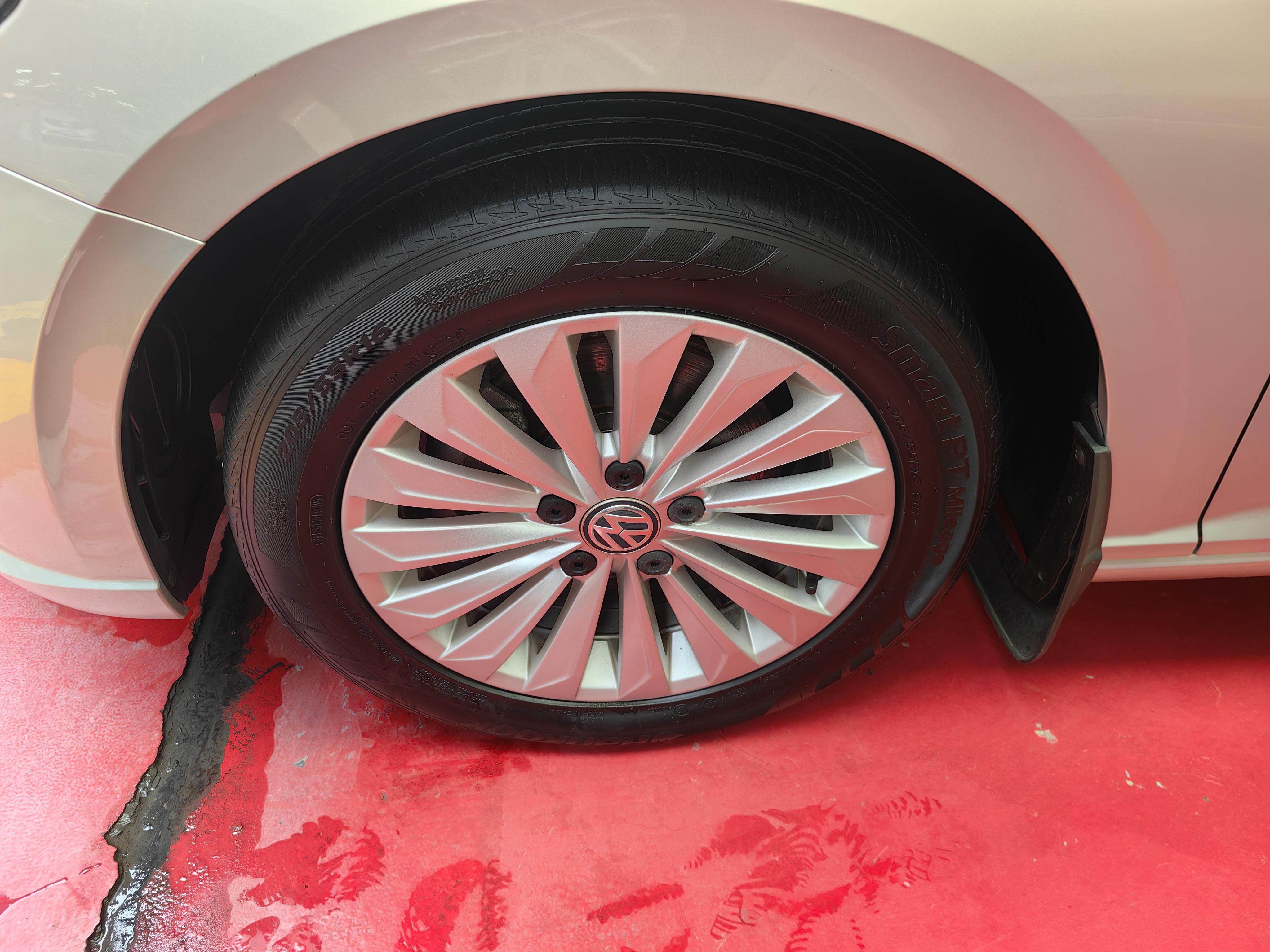 Volkswagen Lavida XR 2019 thumb 3