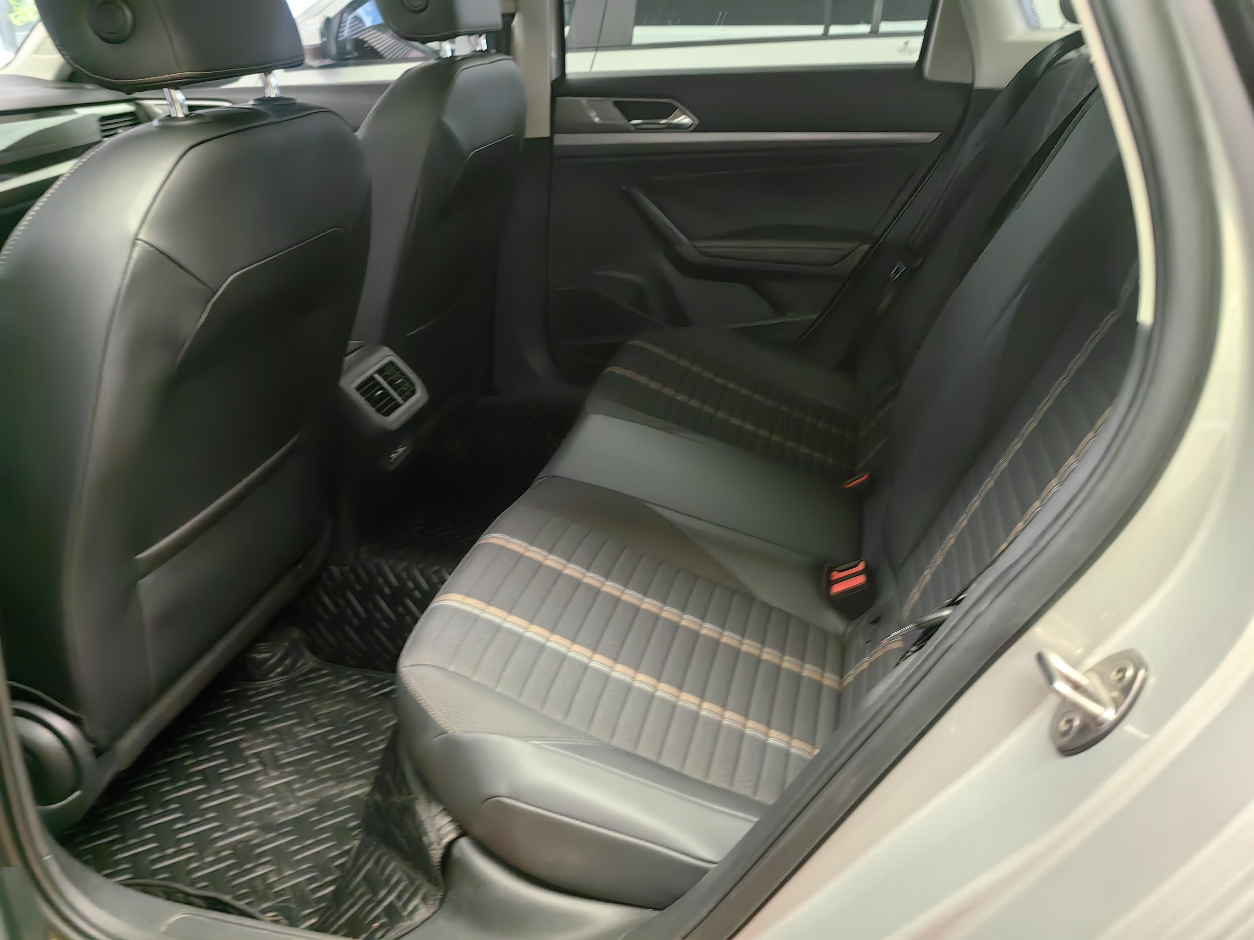 Volkswagen Lavida XR 2019 thumb 8