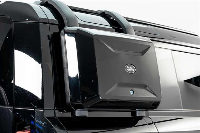 Land Rover Defender 2024 thumb 6