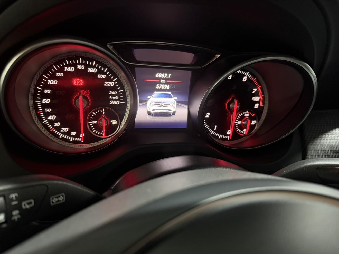 Mercedes-Benz GLA 2018 thumb 11