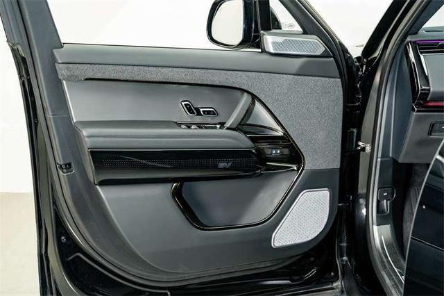 Land Rover Range Rover Sport 2025 thumb 10