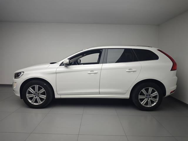 Volvo XC60 2017 thumb 2