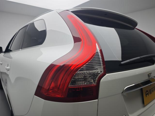 Volvo XC60 2017 thumb 11