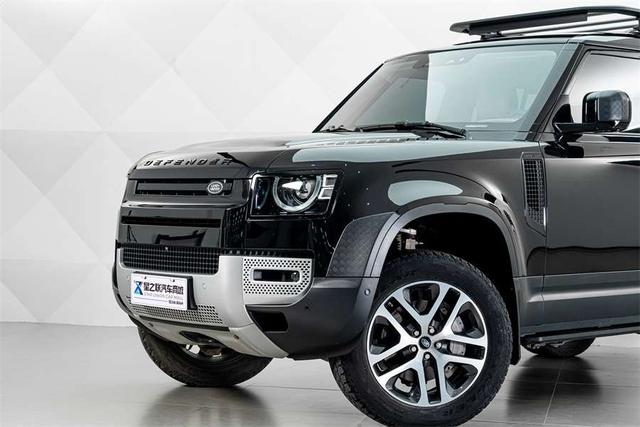 Land Rover Defender 2021 thumb 9