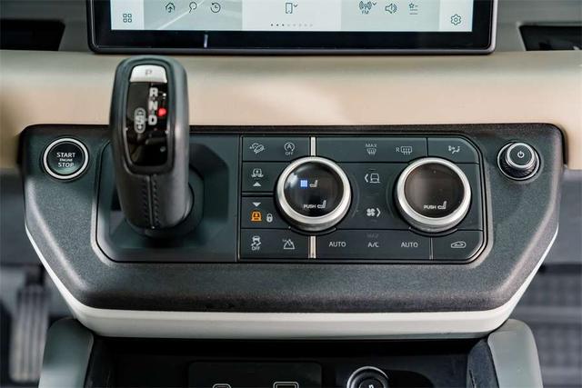 Land Rover Defender 2021 thumb 12
