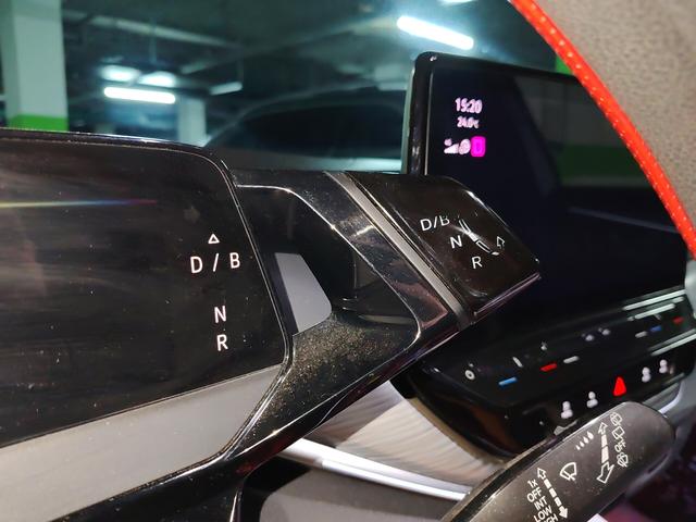 Volkswagen ID.4 2021 thumb 7