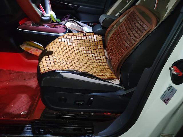 Volkswagen ID.4 2021 thumb 8