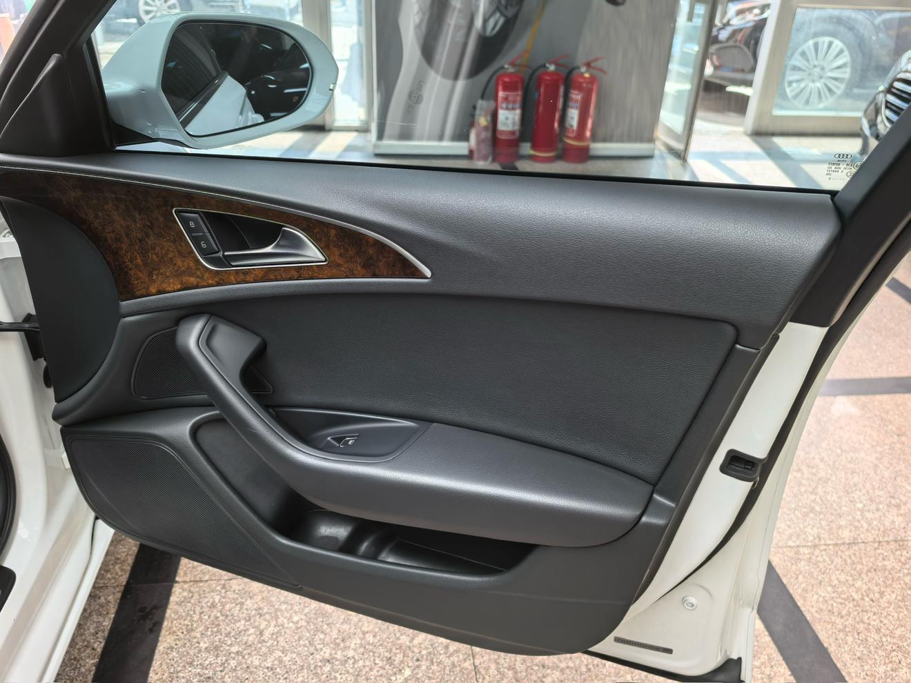 Audi A6 2014 thumb 5