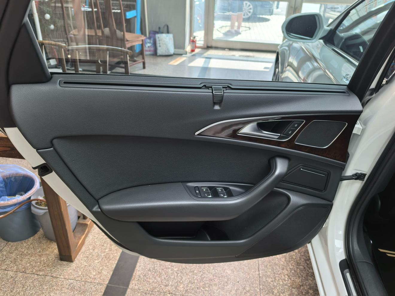 Audi A6 2014 thumb 6