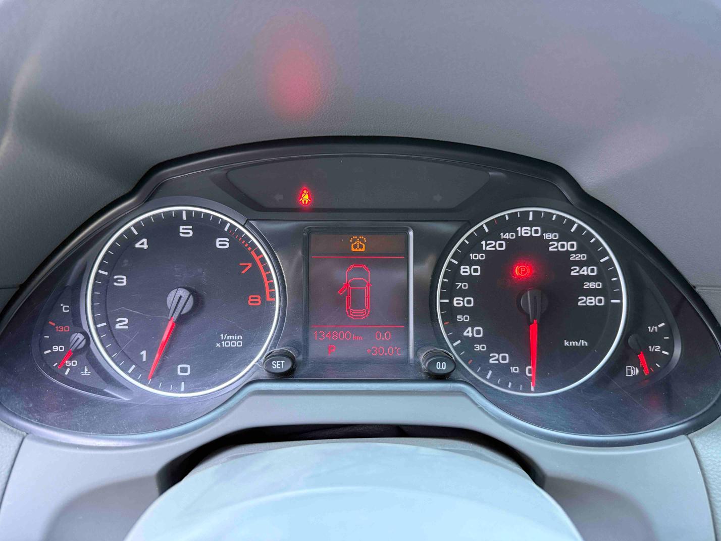 Audi Q5 2012 thumb 4