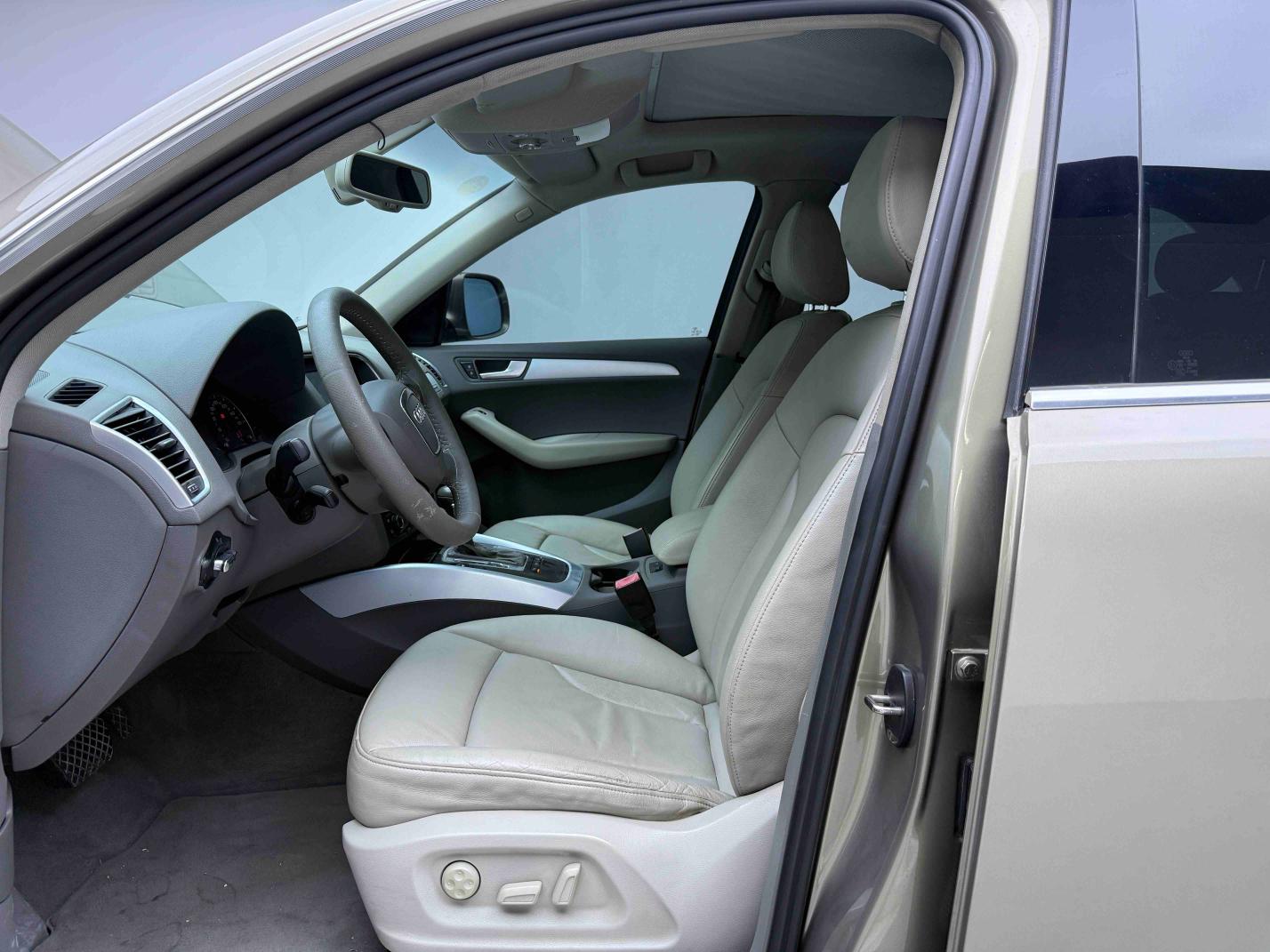 Audi Q5 2012 thumb 5