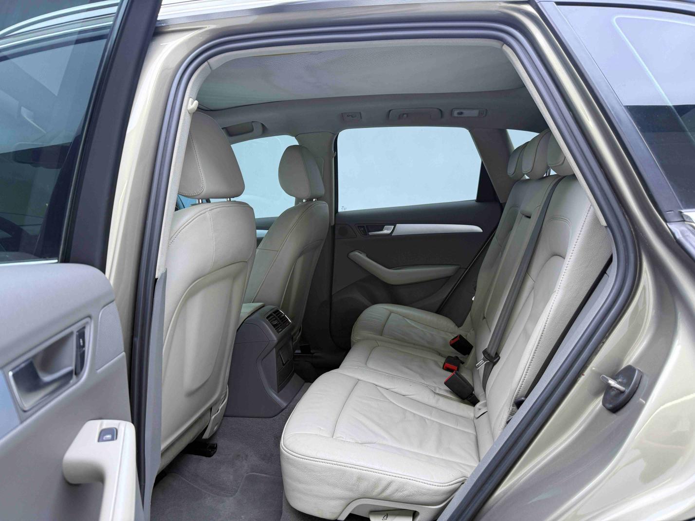 Audi Q5 2012 thumb 6