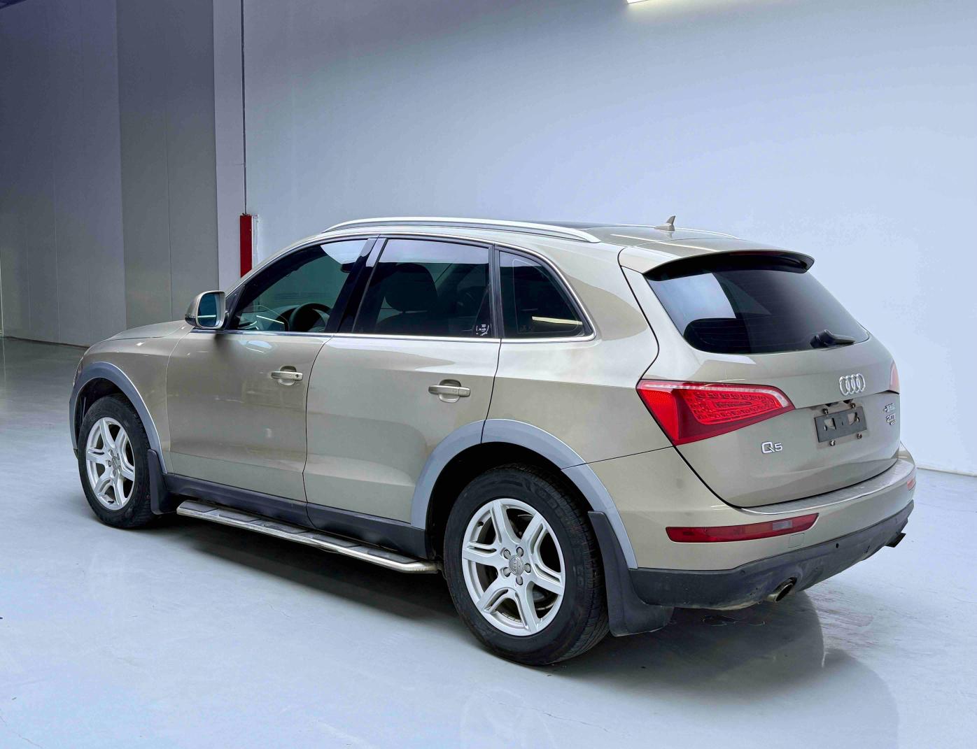 Audi Q5 2012 thumb 11