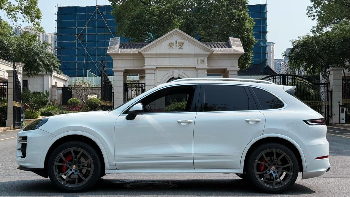 Porsche Cayenne 2011 thumb 2