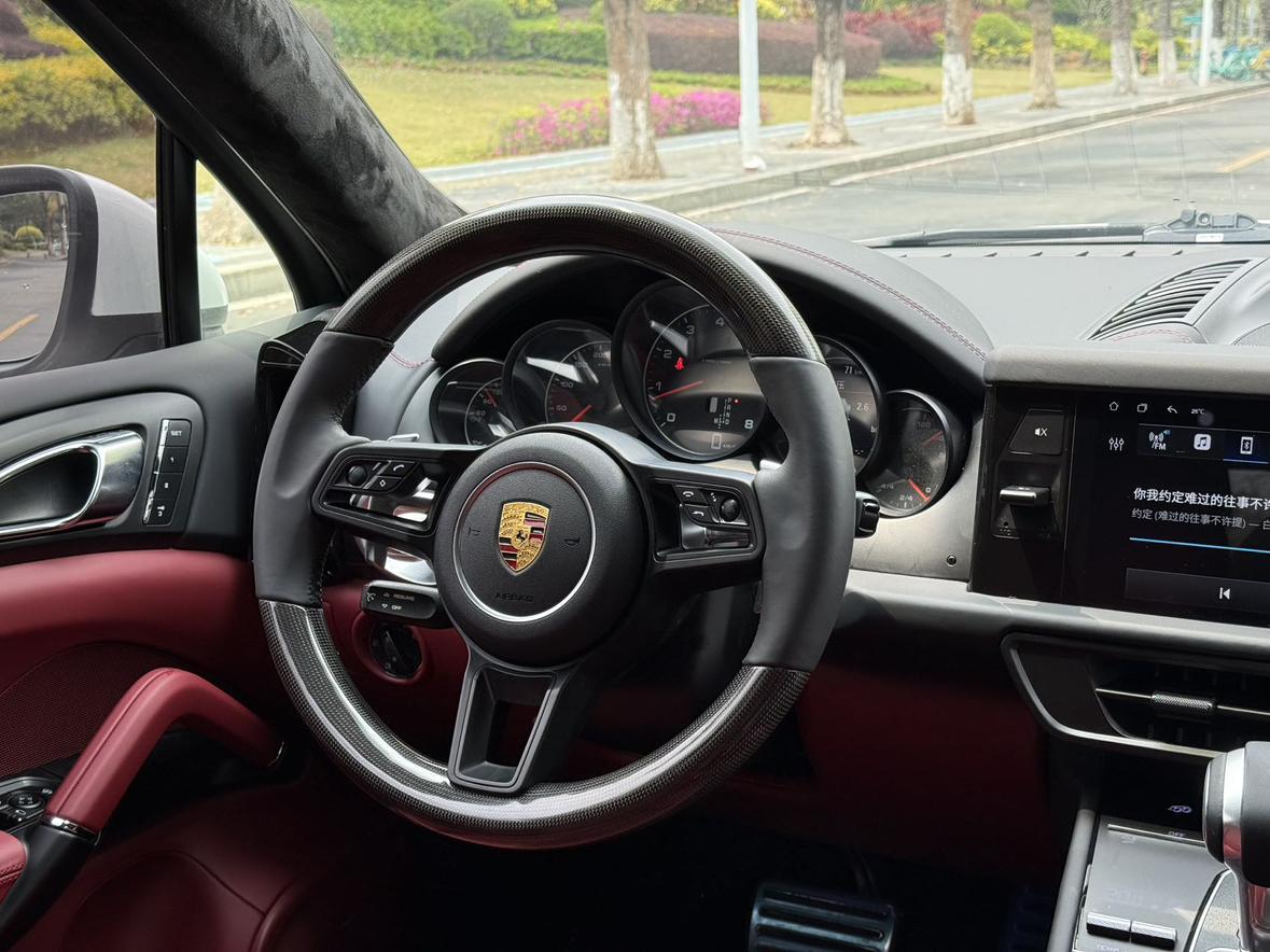Porsche Cayenne 2011 thumb 7