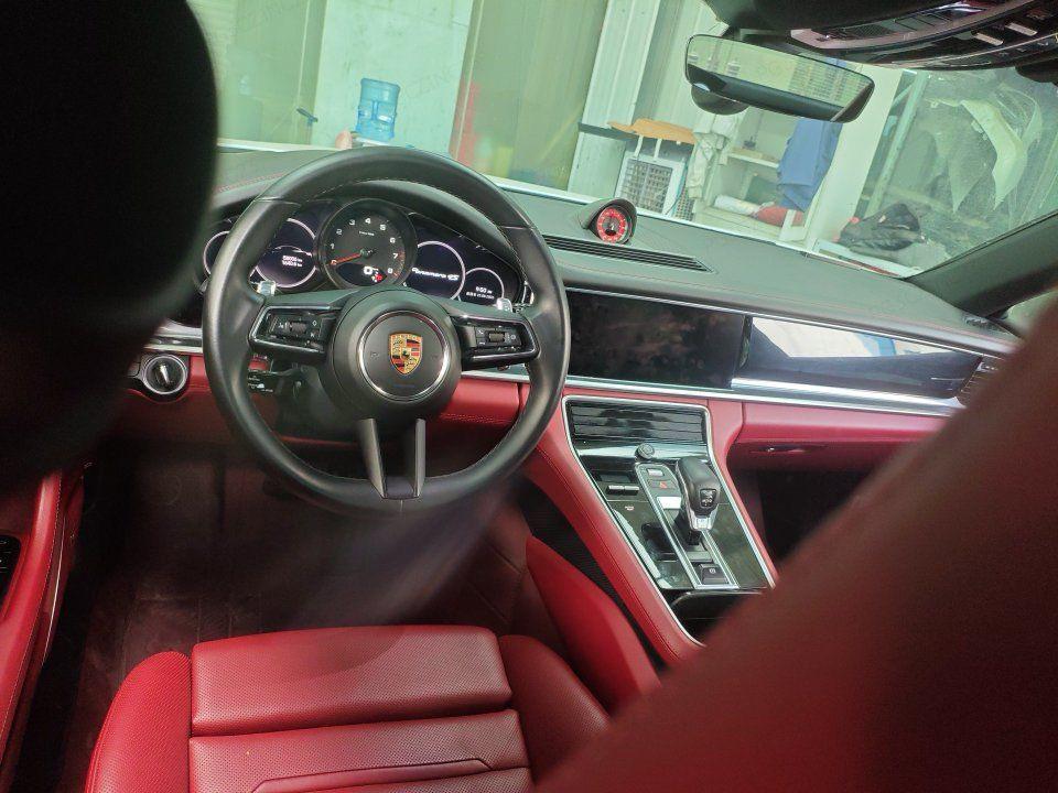 Porsche Panamera 2023 thumb 4