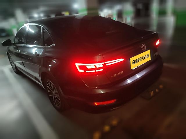 Volkswagen Sagitar 2019 thumb 2